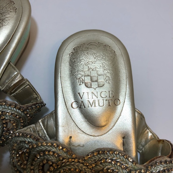 Gorgeous Vince Camuto Sandals - Picture 2 of 7